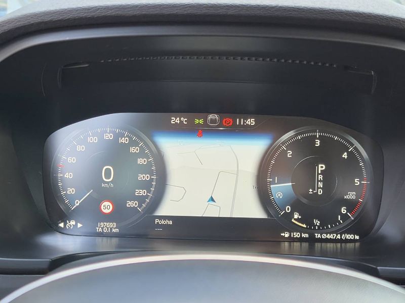 Volvo V90 (2018) D4 2.0 140kW - fotka 22 z 43