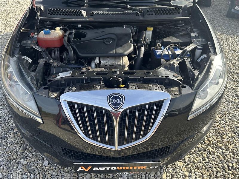 Lancia Delta 1,4 i 88kW DIGIKLIMA 6KVALT - fotka 21 z 21