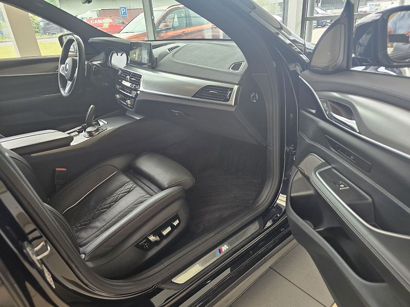 BMW Řada 6 640d xDrive - fotka 14 z 32