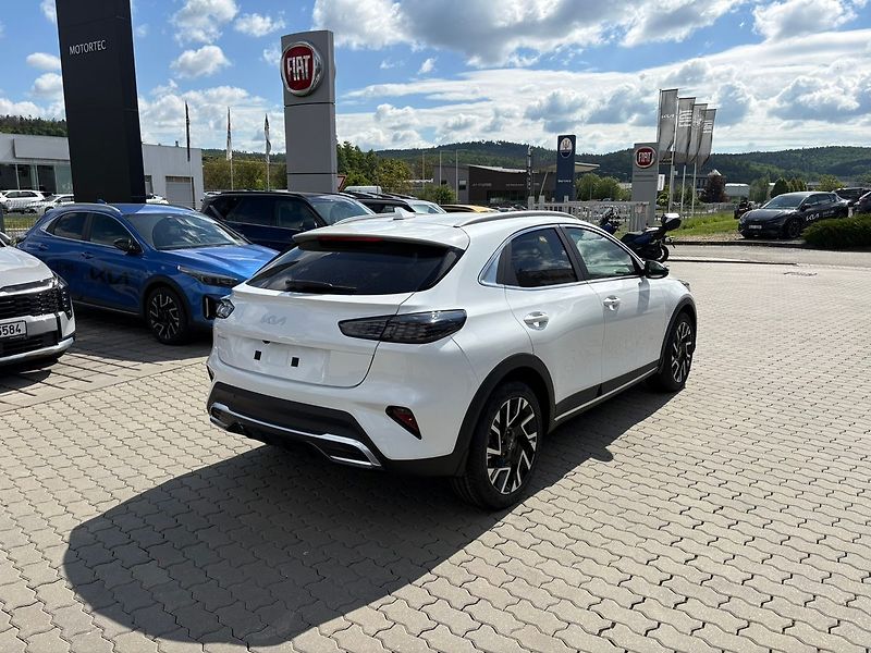 Kia Ceed (2025) 1,6 T-GDi GPF 7DCT STEEL EDITI - fotka 7 z 12