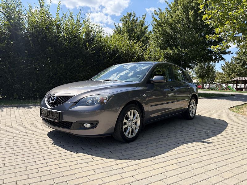 Mazda 3 2.0 Sport Active - fotka 3 z 31