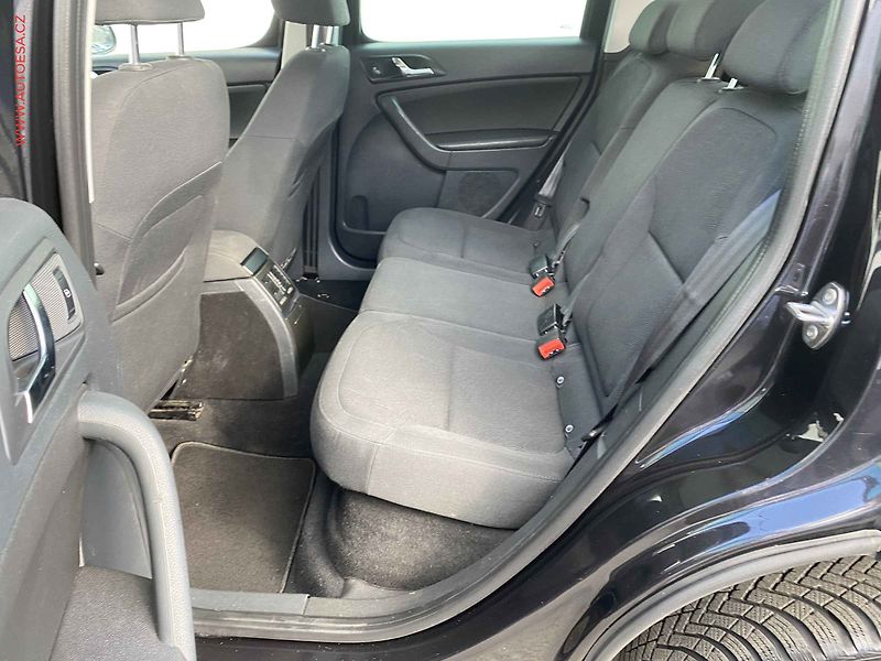 Škoda Yeti (2014) 1.4 TSi, Elegance, xenon - fotka 10 z 19