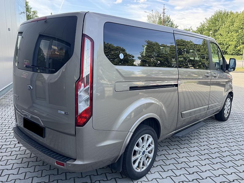 Ford Tourneo Custom (2021) 2,0 ECOBLUE HYBRID L2 - fotka 5 z 25