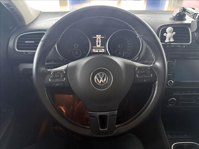 Volkswagen Golf 1,2   TSI 77kW,MATCH,SERVISKA - fotka 13 z 21