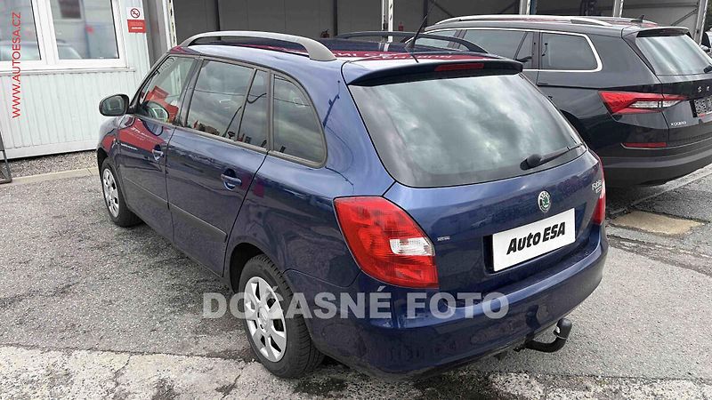 Škoda Fabia (2010) 1.2HTP, ČR, AC, tažné - fotka 2 z 3