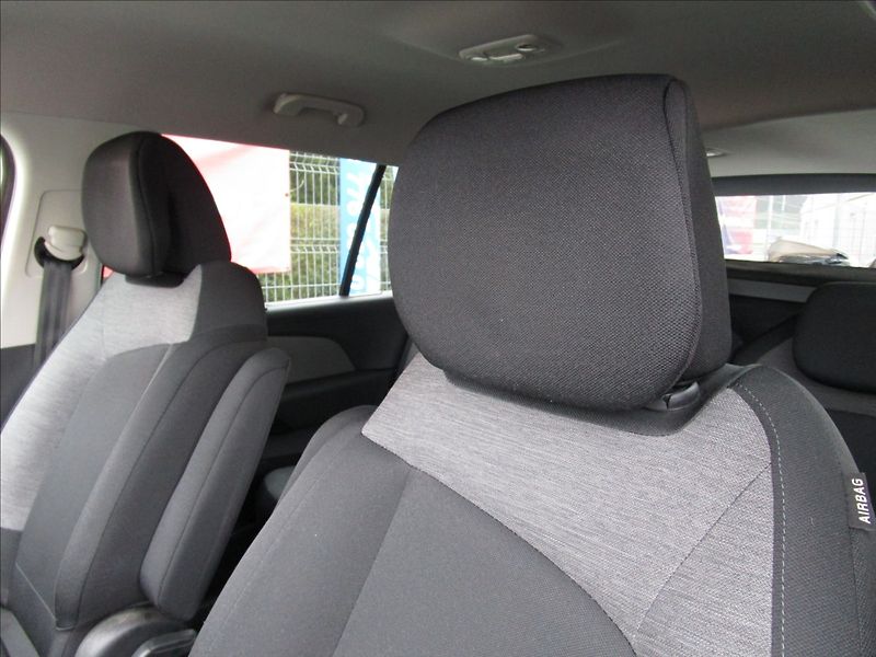 Citroën Grand C4 Picasso 2.0HDi aut. Klima, 7 míst - fotka 13 z 50