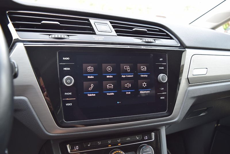 Volkswagen Touran (2017) 1.4TSI 110kw CLBMT 7MÍST TAŽNÉ - fotka 27 z 41