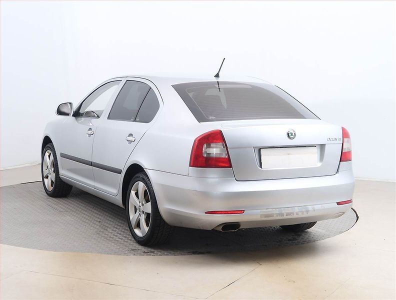 Škoda Octavia (2012) 1.6 TDI, po STK, jezdí dobře - fotka 4 z 14