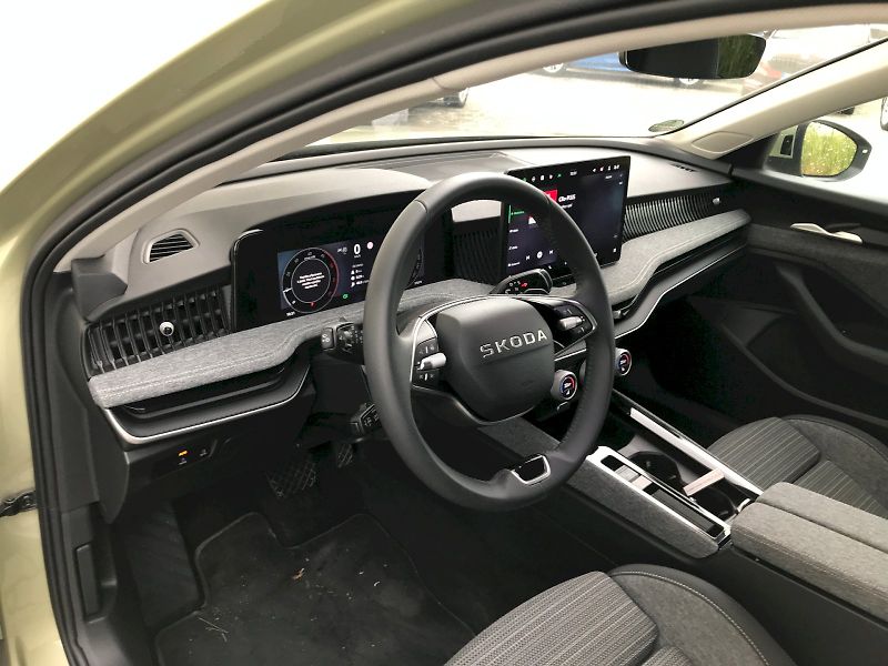 Škoda Superb (2025) SELEC TD 110/2.0 A7F - fotka 22 z 27