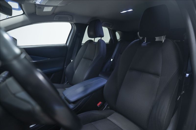 Mazda CX-30 2,0 SKYACTIV-X NAVI KAMERA ČR - fotka 19 z 45
