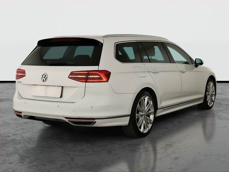 Volkswagen Passat (2017) R-Line 2.0 TDI, Kůže - fotka 5 z 20