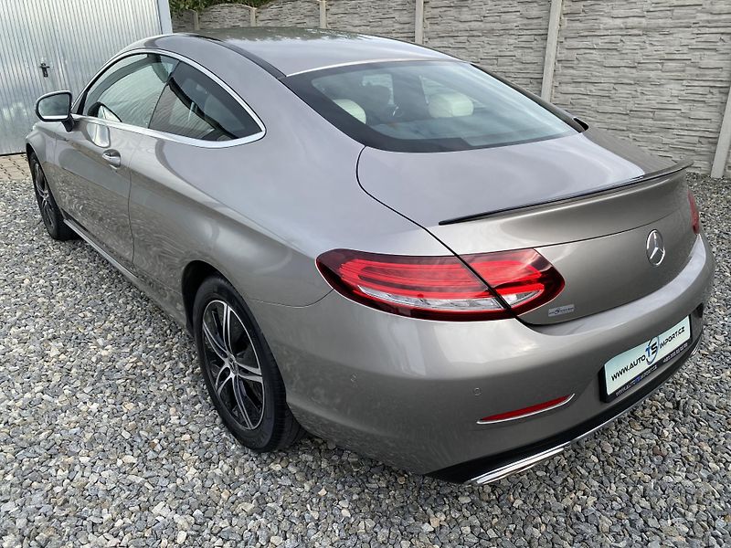 Mercedes-Benz Třídy C C 400 COUPE 4MATIC 51.000KM - fotka 36 z 149
