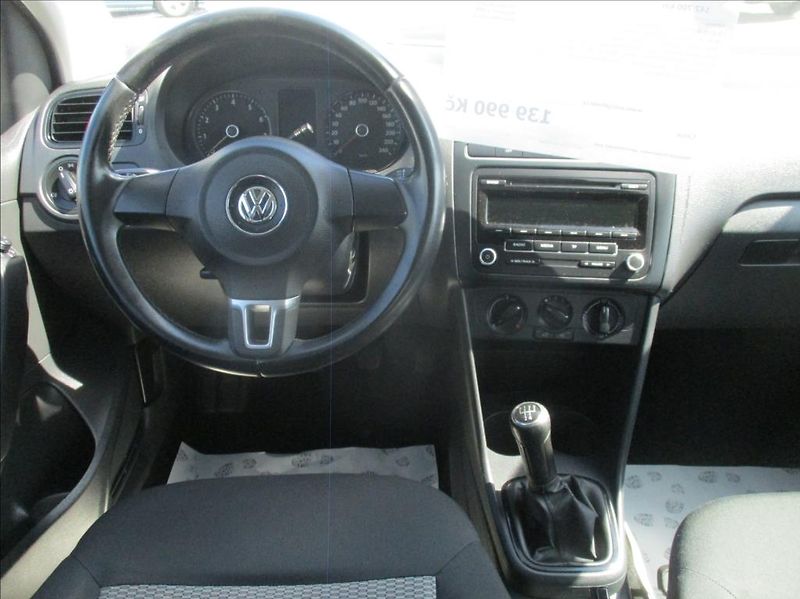 Volkswagen Polo 1,2 TSi, klima, serv. kniha, - fotka 16 z 37