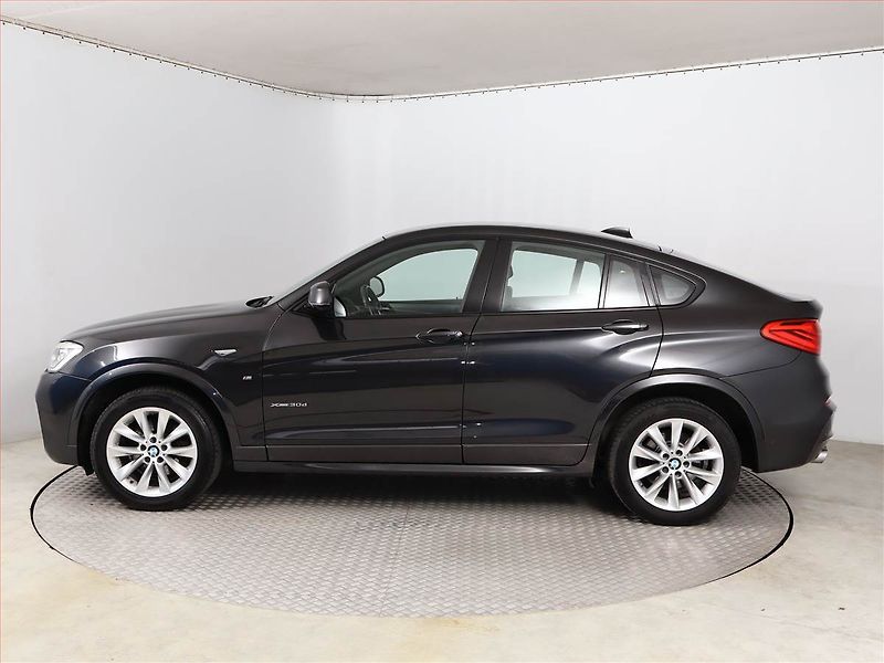 BMW X4 (2018) xDrive30d - fotka 3 z 19