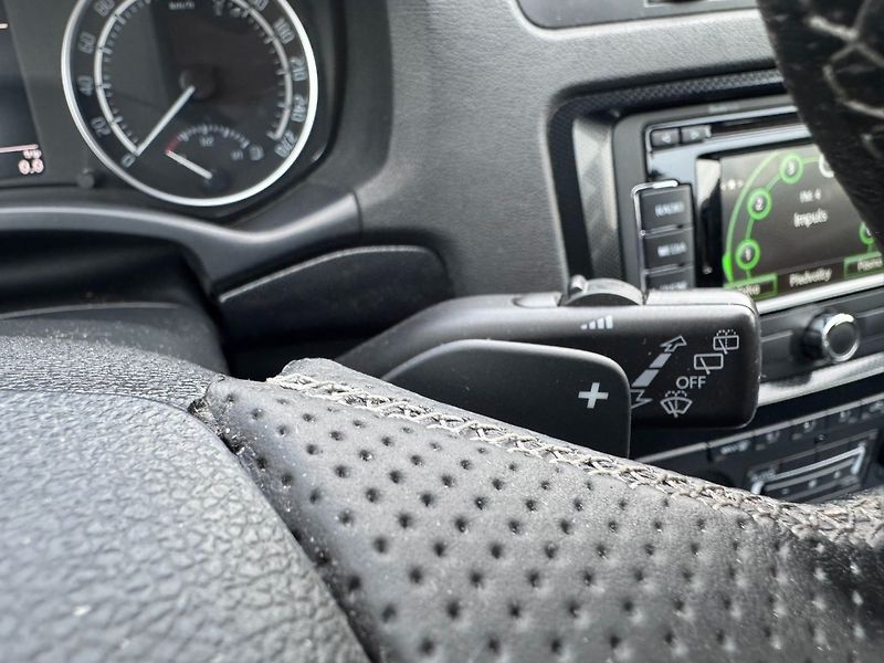 Škoda Octavia (2012) DSG 2,0 TDI 125 KW FACE PĚKNÁ - fotka 32 z 49