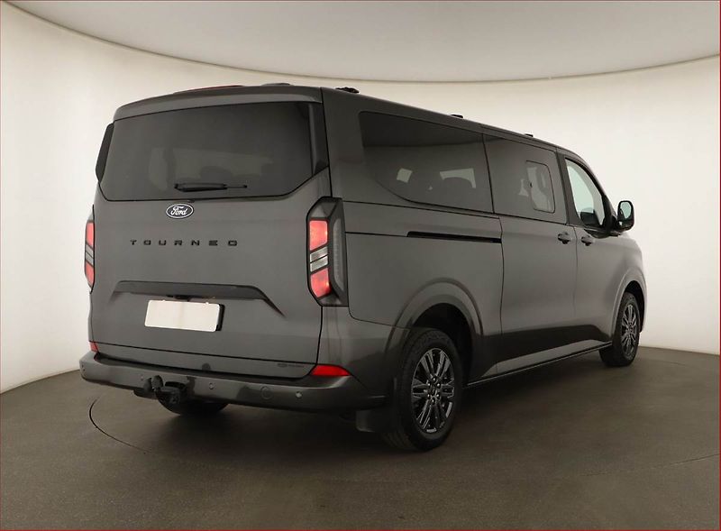 Ford Tourneo Custom (2025) Titanium 2.0 EcoBlue, ČR - fotka 5 z 15