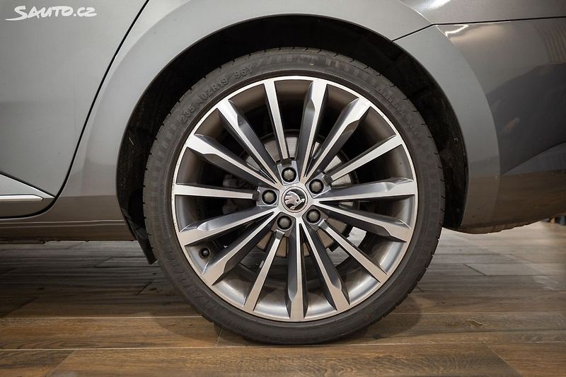 Škoda Superb 2.0 TDI 147 kW 4x4 L&K - fotka 38 z 41