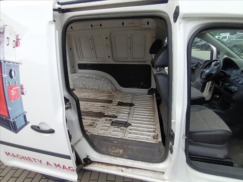 Volkswagen Caddy 2,0 CNG,ČR,KLIMA,VADA MOTORU - fotka 16 z 26