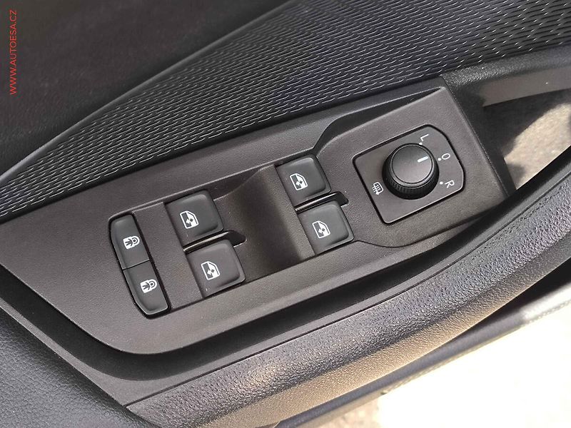 Škoda Octavia (2022) 1.5 TSi, 1.maj,ČR, Ambition - fotka 21 z 24