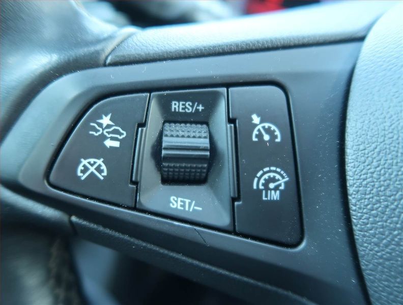 Opel Astra (2019) 1.6 CDTI, Automat, Navi - fotka 19 z 21