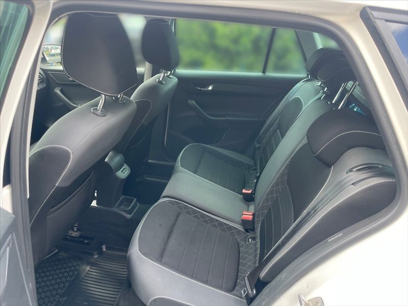 Škoda Fabia 1,0 TSI 70 Ambition - fotka 8 z 11