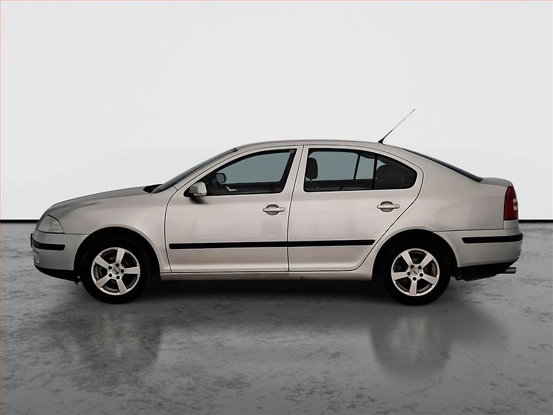 Škoda Octavia (2004) 1.6, nová STK, Tažné - fotka 3 z 17