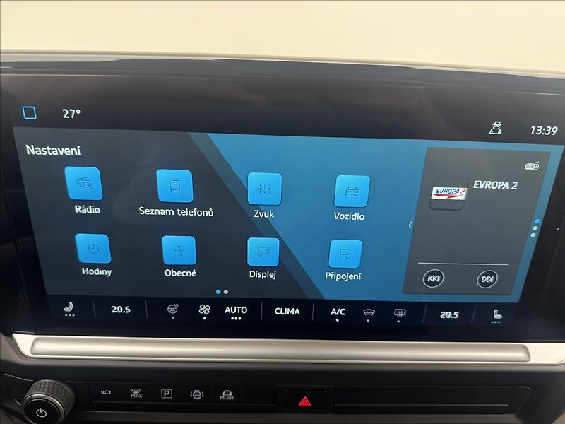 Volkswagen Caravelle 2,0 DSG 4X4 DPH LONG ZÁRUKA ČR - fotka 17 z 53