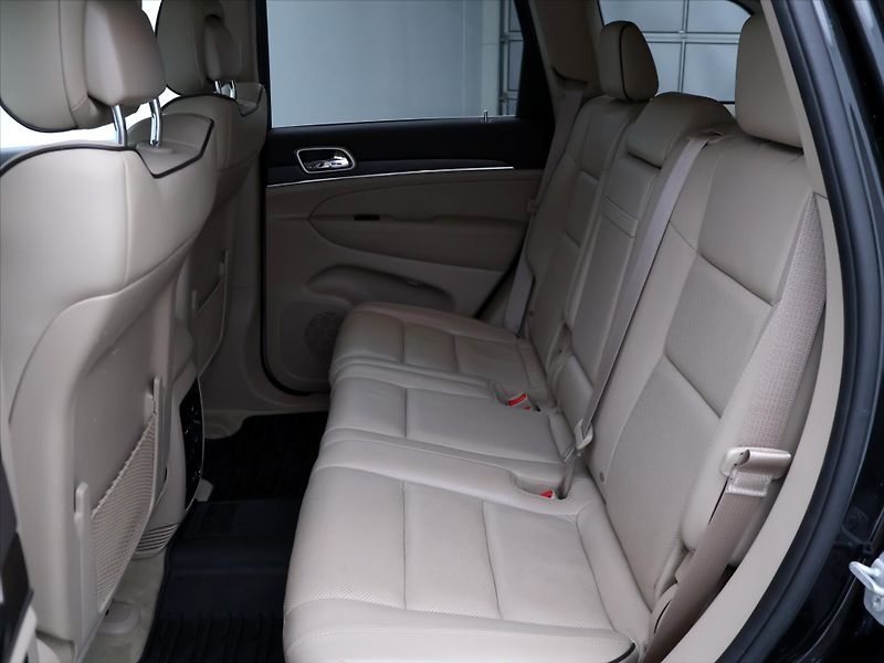 Jeep Grand Cherokee 3.0 CRDI 184kW Overland 4WD - fotka 14 z 40