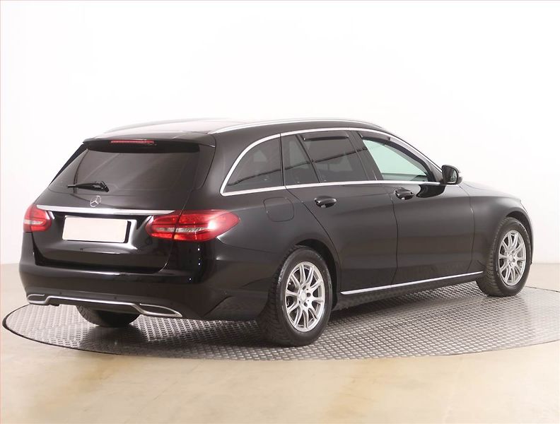 Mercedes-Benz Třídy C (2015) C 220 BlueTEC, Automat - fotka 5 z 15