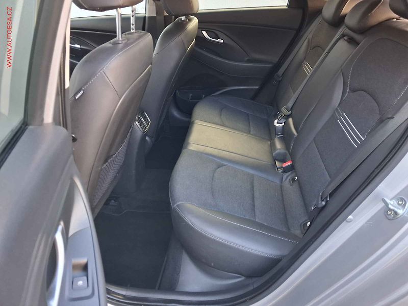 Hyundai i30 (2022) 1.5T-GDi 48V MHEV, ČR, Style - fotka 10 z 20