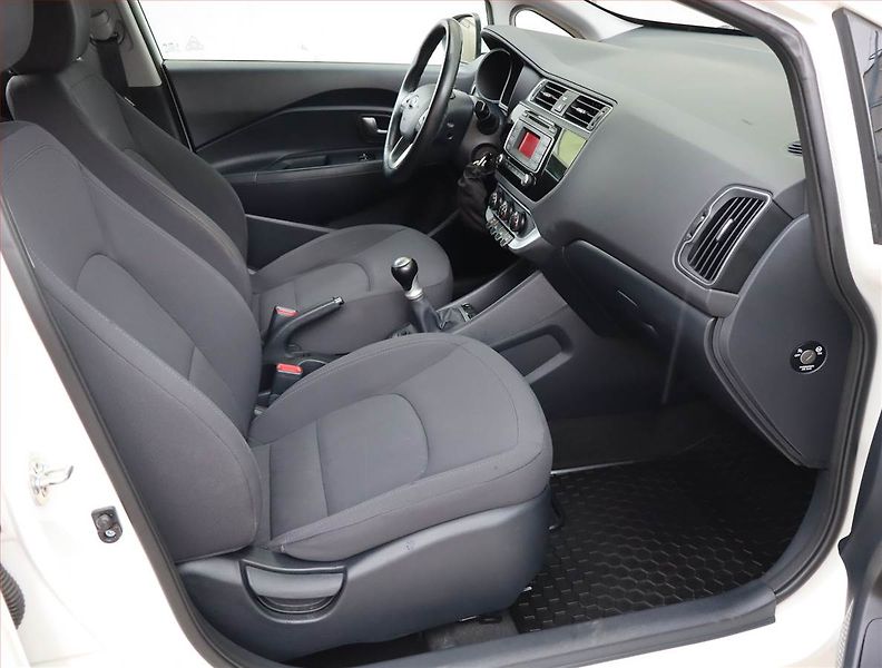 Kia Rio (2016) 1.25 CVVT, Serv.kniha - fotka 9 z 16