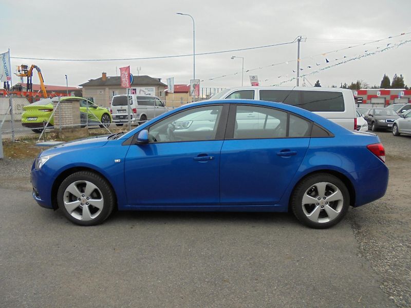 Chevrolet Cruze (2009) 1.6i- KLIMA- 8x AIRBAG- TAŽNÝ - fotka 4 z 11