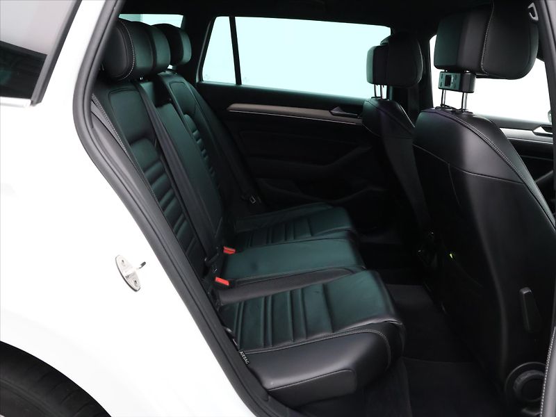 Volkswagen Passat 2.0 TDI 110kW DSG LED Kůže CZ - fotka 14 z 31