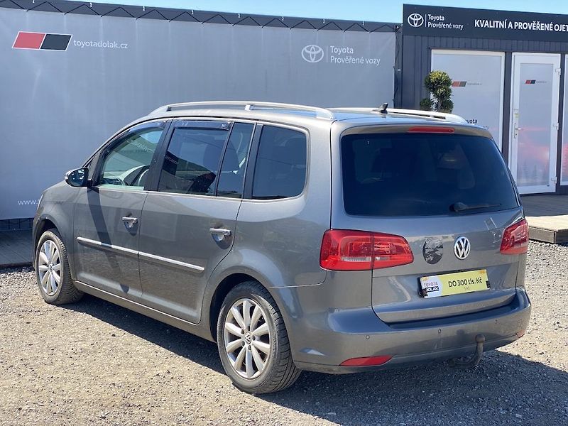 Volkswagen Touran 2.0TDi, Highline, tažné + kola - fotka 4 z 12