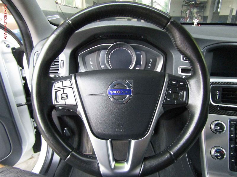 Volvo V60 (2017) 2.0 T5 4x4, ČR, Cross - fotka 11 z 18