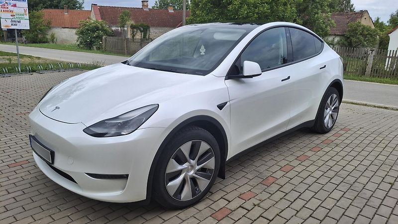 Tesla Model Y AWD prodloužená záruka EAP TZ - fotka 2 z 10