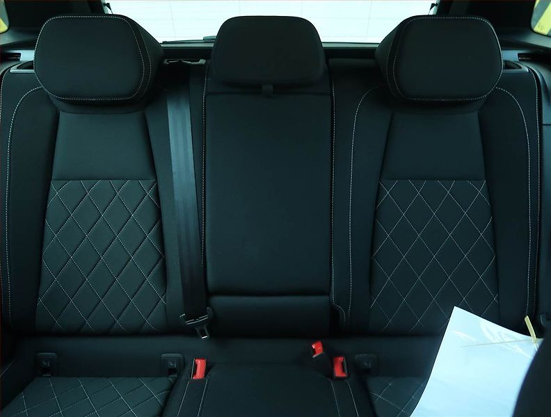 Škoda Karoq (2023) Sportline 1.5 TSI, Sport-Line - fotka 10 z 20
