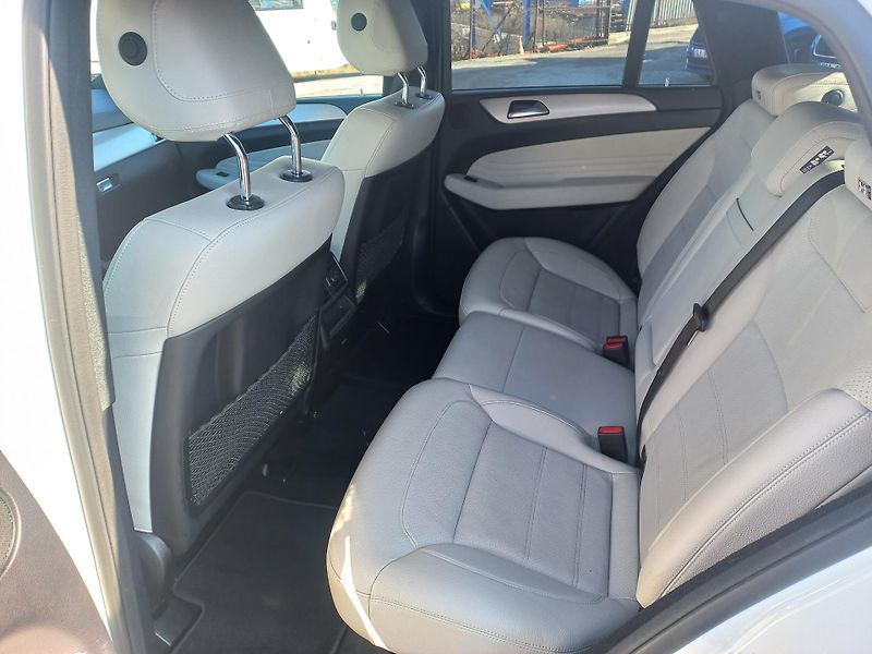 Mercedes-Benz GLE (2017) Coupe 400 245kW 4matic ČR DPH - fotka 11 z 23