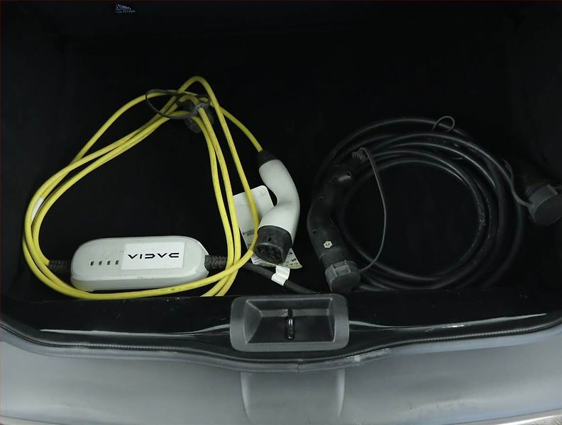 Dacia Spring (2022) Electric 45 (27 kWh), SoH 93% - fotka 18 z 18