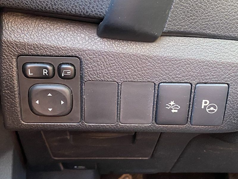 Toyota Auris 1.8HSD, ČR, Executive, záruka - fotka 16 z 20