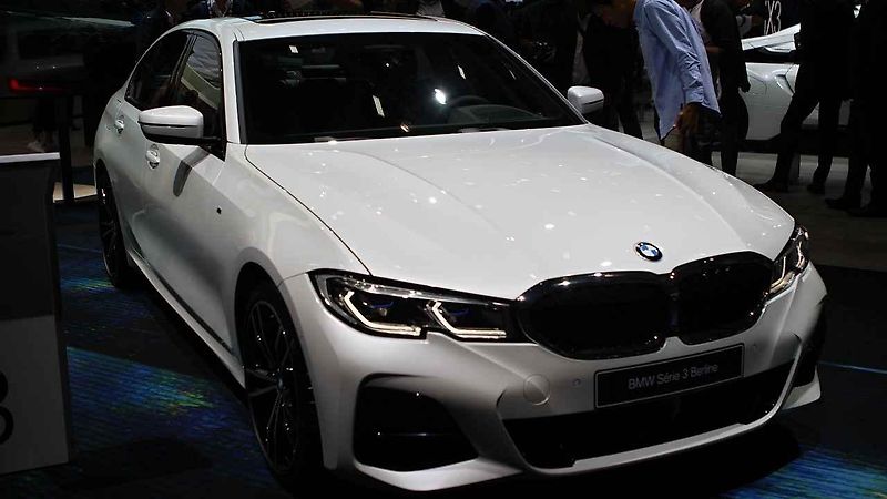 Novináři obléhají nové BMW 3