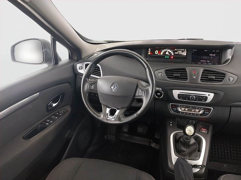 Renault Grand Scénic (2016) Limited 1.2 TCe, Navi - fotka 7 z 20