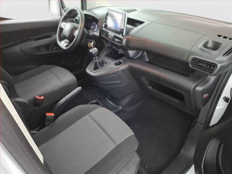 Toyota ProAce City (2023) 1.5 D-4D, ČR, DPH - fotka 7 z 17
