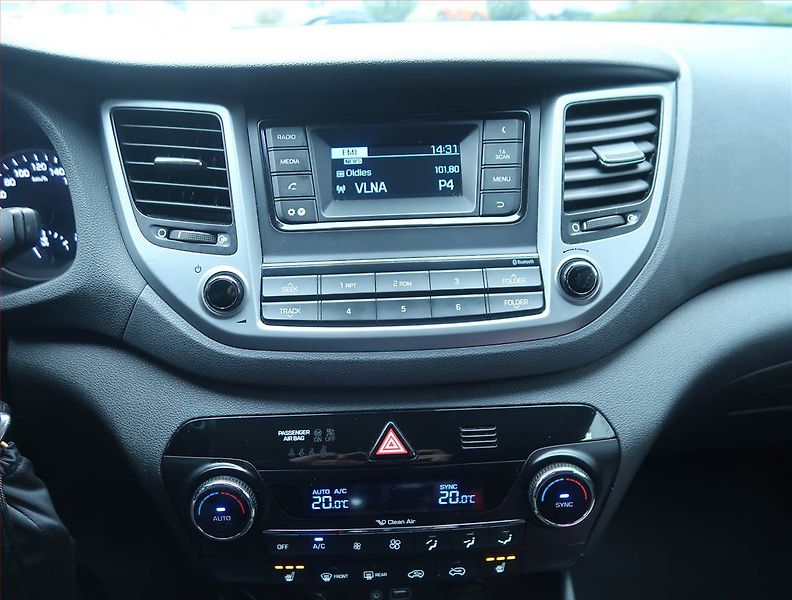 Hyundai Tucson (2015) 1.6 GDI, Serv.kniha, Tempomat - fotka 12 z 17