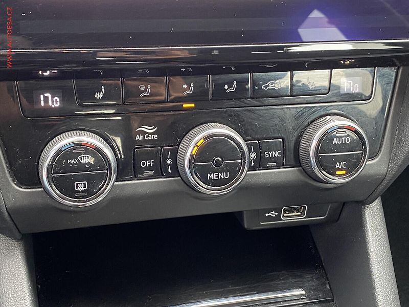 Škoda Octavia (2019) 1.6 TDi, Style, DSG, navi - fotka 16 z 18