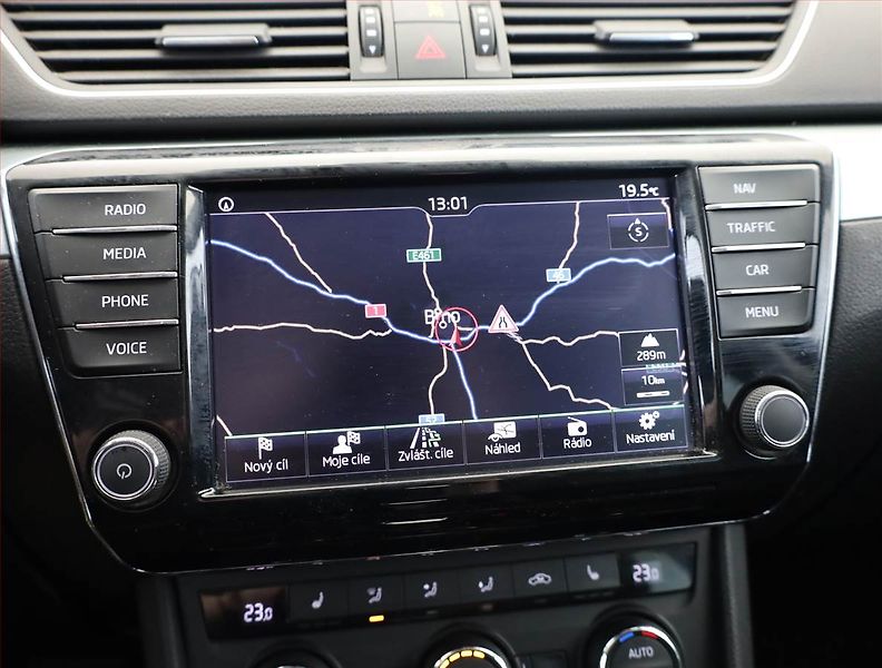 Škoda Superb (2017) 2.0 TDI, Automat, Navi - fotka 14 z 20