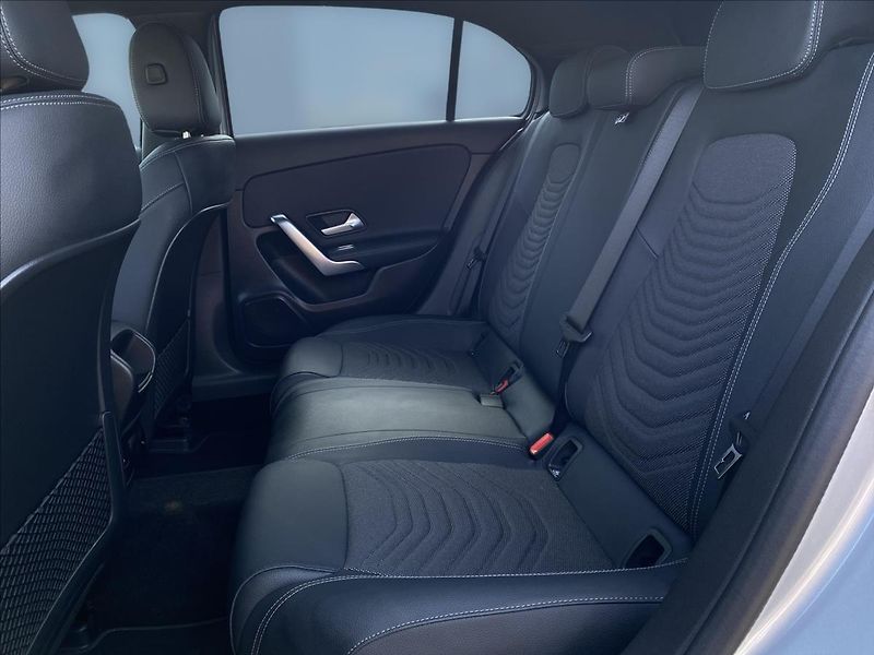 Mercedes-Benz Třídy A A 200 Progressive - fotka 11 z 26