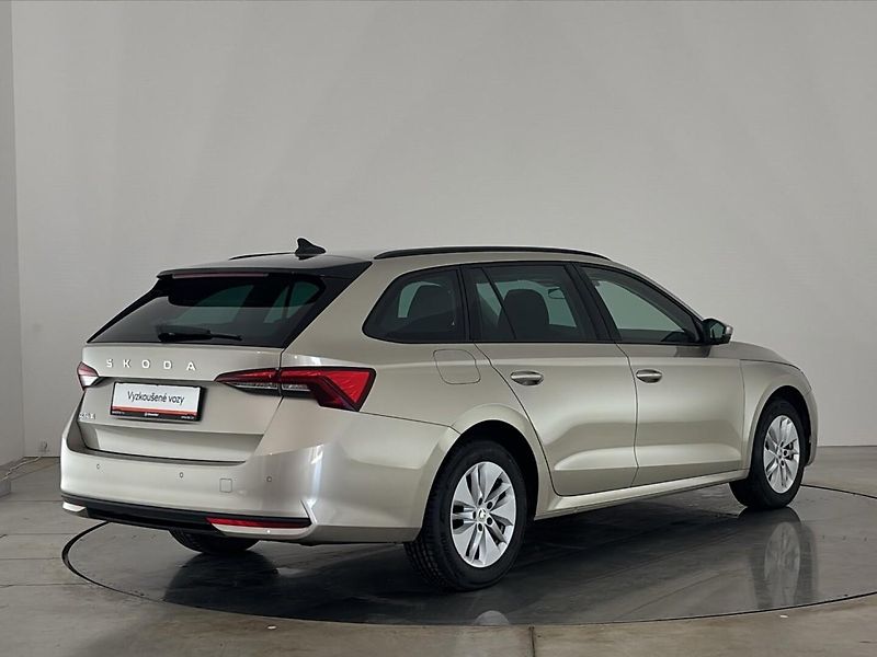 Škoda Octavia Selection - fotka 2 z 28