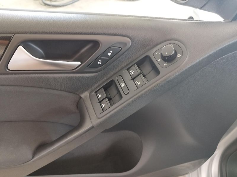 Volkswagen Golf (2010) 1,4TSI,90KW,DSG,ALU,NOVÉ ROZV. - fotka 18 z 27