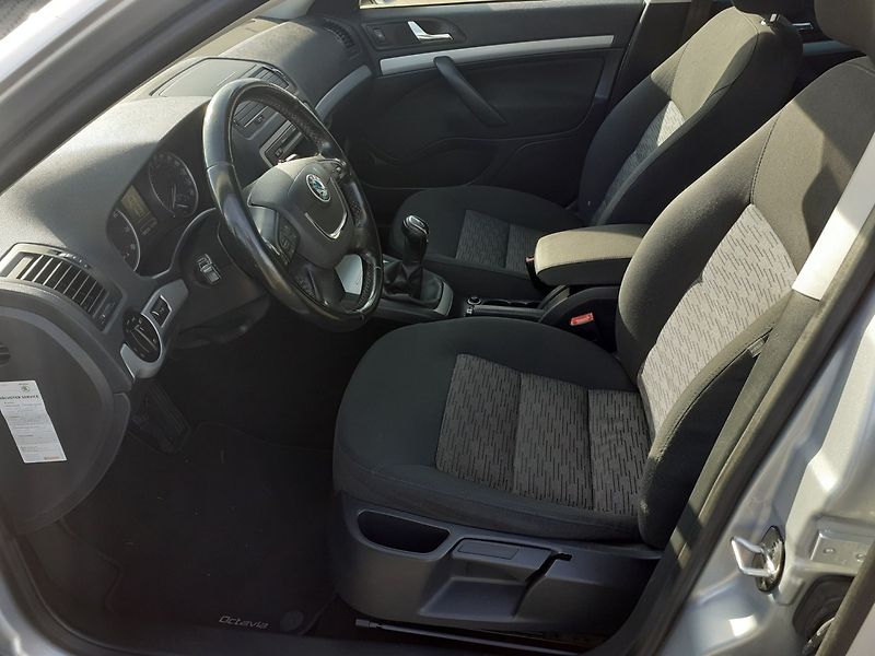 Škoda Octavia (2013) II Kombi 1.4 TSi 90kW - fotka 14 z 30